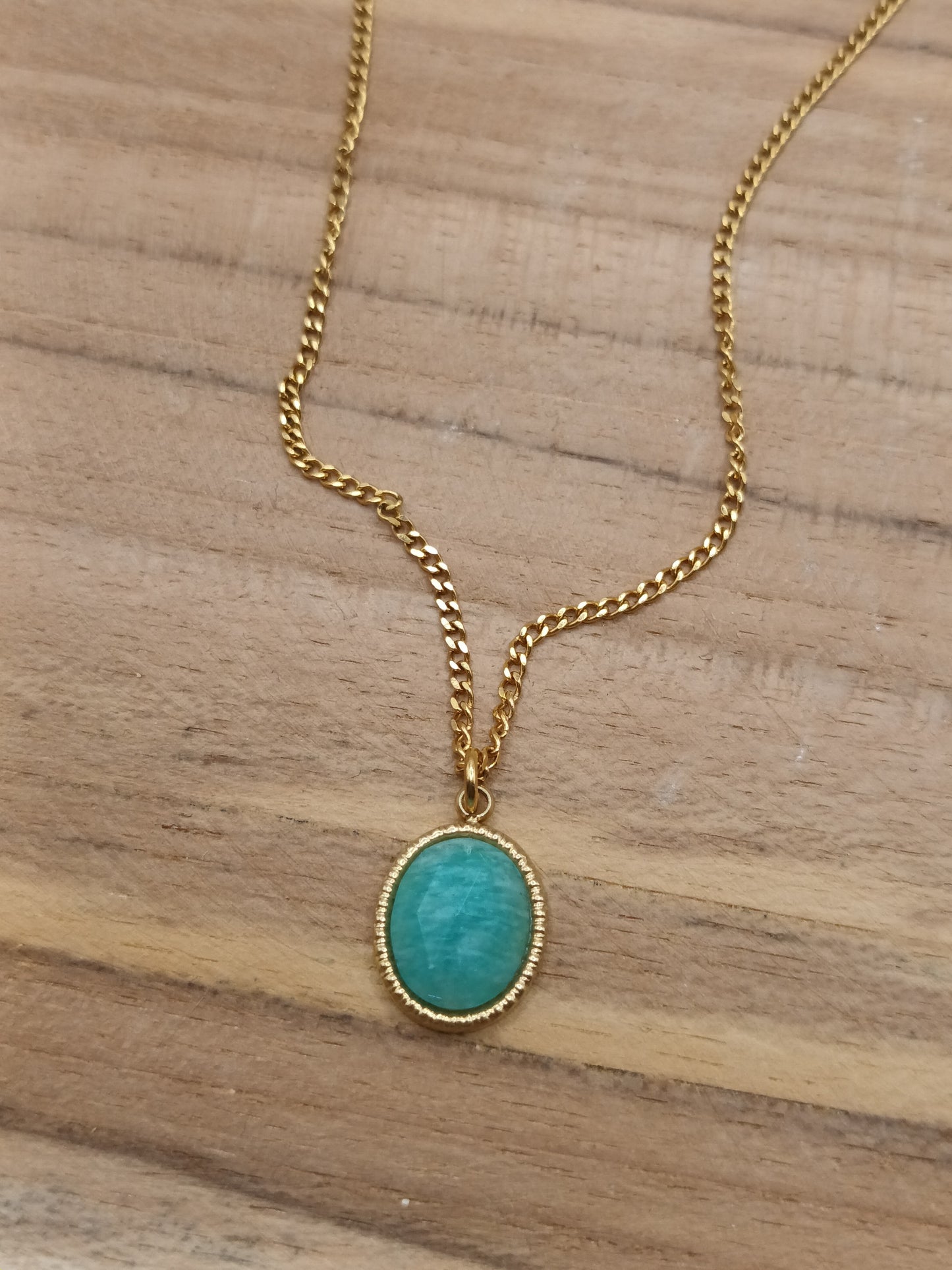 Collier en acier inoxydable doré avec pendentif en amazonite