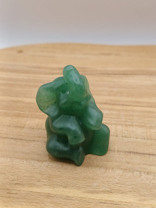 Figurine éléphant en aventurine verte