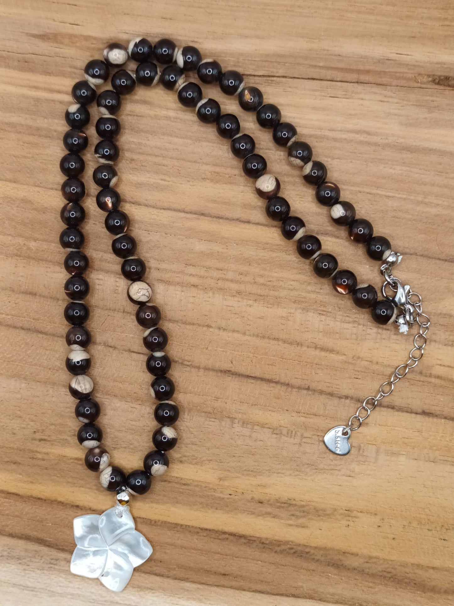 Collier Fleur de silence